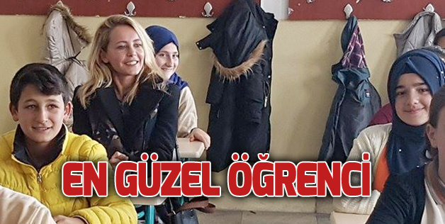 ÜNLÜ SANATÇI, 50’NCİ YIL ORTAOKULU’NA SÜRPRİZ YAPTI